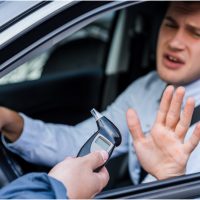 Proiect de lege în procedură de urgență privind consumul de droguri la volan, după decizia ÎCCJ. Inițiativa prevede ca depistarea în sânge a unei substanţe psihoactive să fie considerată infracţiune | AUDIO