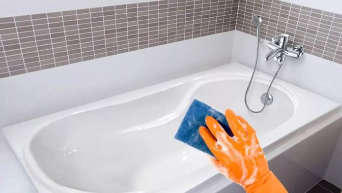 Cum albeşti chiuveta şi cada cu un produs de 3 lei. Este natural şi îl găseşti oriunde, uită de bicarbonat