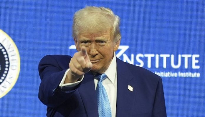 Donald Trump, scăpat de sub control? Americanii, îngrijoraţi de comportamentul preşedintelui SUA: ”Rege peste tot”