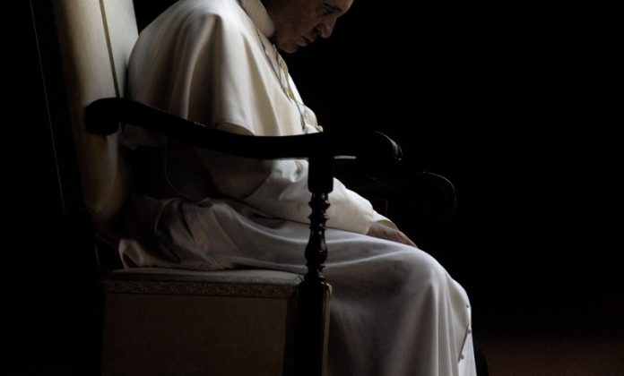 Papa Francisc: părintele care schimbă lumea prin revoluția blândeții