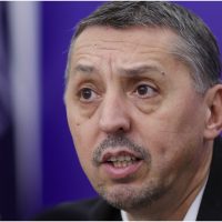 Gramatica va fi predată la clasele a IX-a și a X-a. Ministrul Educației: „Începem cu planurile-cadru, dar vom continua cu programele” | AUDIO