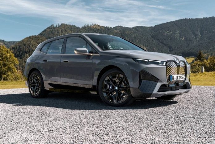 2026 BMW iX primește mai multă putere, autonomie extinsă și noi versiuni