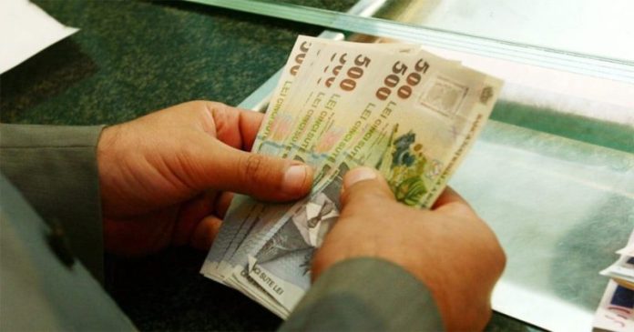 Fugiți cât puteți de creditele în euro, oricât de mici ar fi dobânzile promise de bănci. Explicațiile, aici