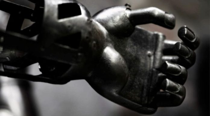 Chirurgia modernă a început cu o mână de fier și a continuat cu primele proteze tehnologice complexe
