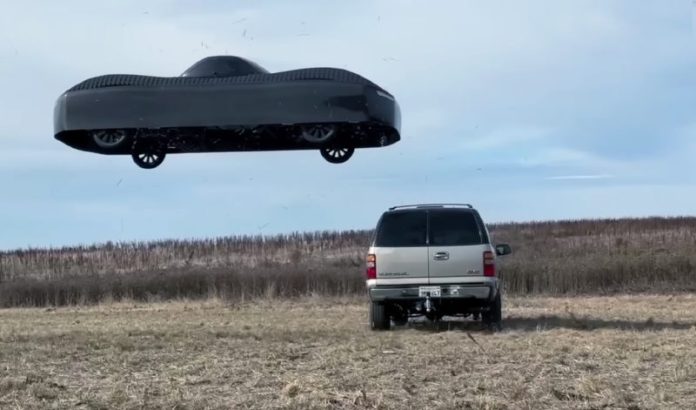 VIDEO | Mașina electrică zburătoare devine realitate: cât costă să ai una și când începe producția