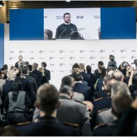 Conferința de securitate de la Munchen. Zelenski: Discuțiile cu Trump „nu sunt suficiente pentru a forma un plan” de pace. Oficiali europeni: Ucraina va primi sprijin continuu și stabil, iar procesul de aderare la UE va fi accelerat
