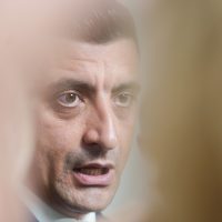 AUR nu mai depune moțiunea de cenzură astăzi în Parlament. George Simion speră să strângă numărul necesar de semnături din partea altor partide | AUDIO