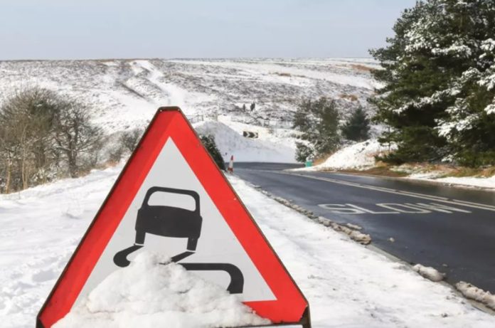 Manevra interzisă la volan când e polei pe asfalt. Experţii auto spun că toţi şoferii fac această greşeală banală