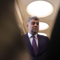 Liderul senatorilor PSD, Daniel Zamfir, spune că ieșirea de la guvernare a partidului este exclusă: „După demisia președintelui României, a avea loc și o demisie a prim-ministrului – asta ar arunca țara în aer”