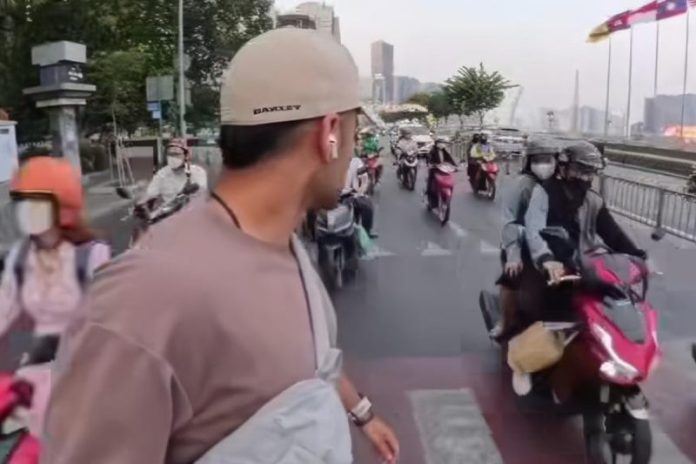 Ce aventură a trăit un român când a vrut să traverseze strada pe o trecere de pietoni, în Vietnam. Videoclipul a devenit viral